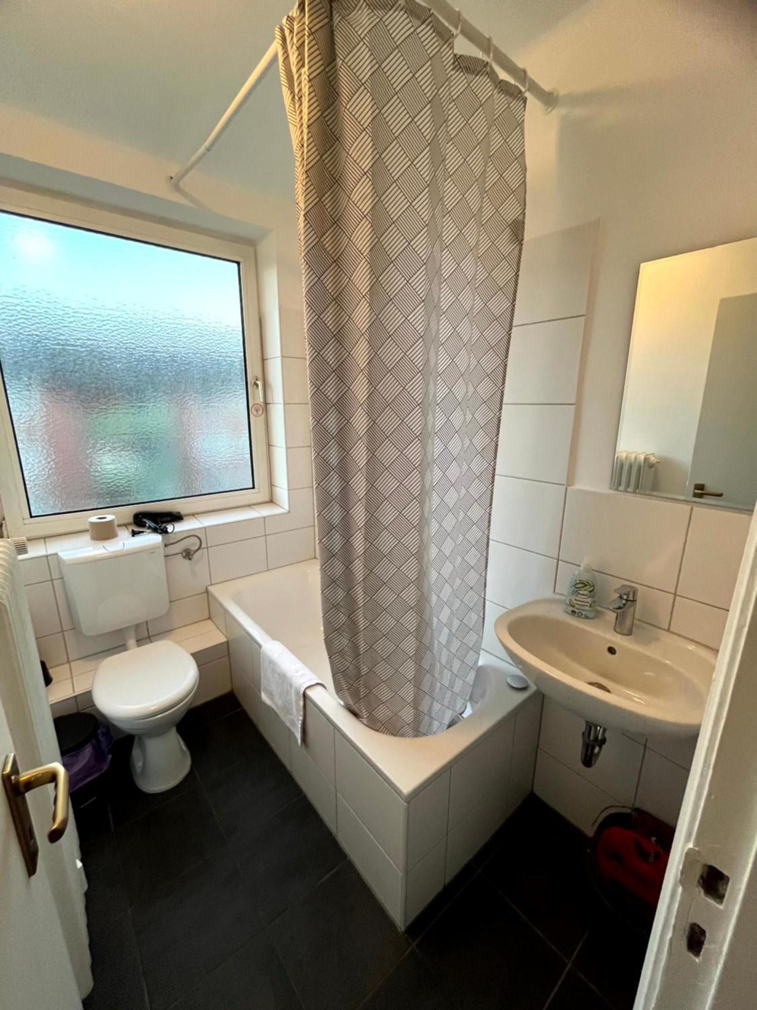 3-Zimmer Monteurwohnung Mit Balkon Neumünster Extérieur photo